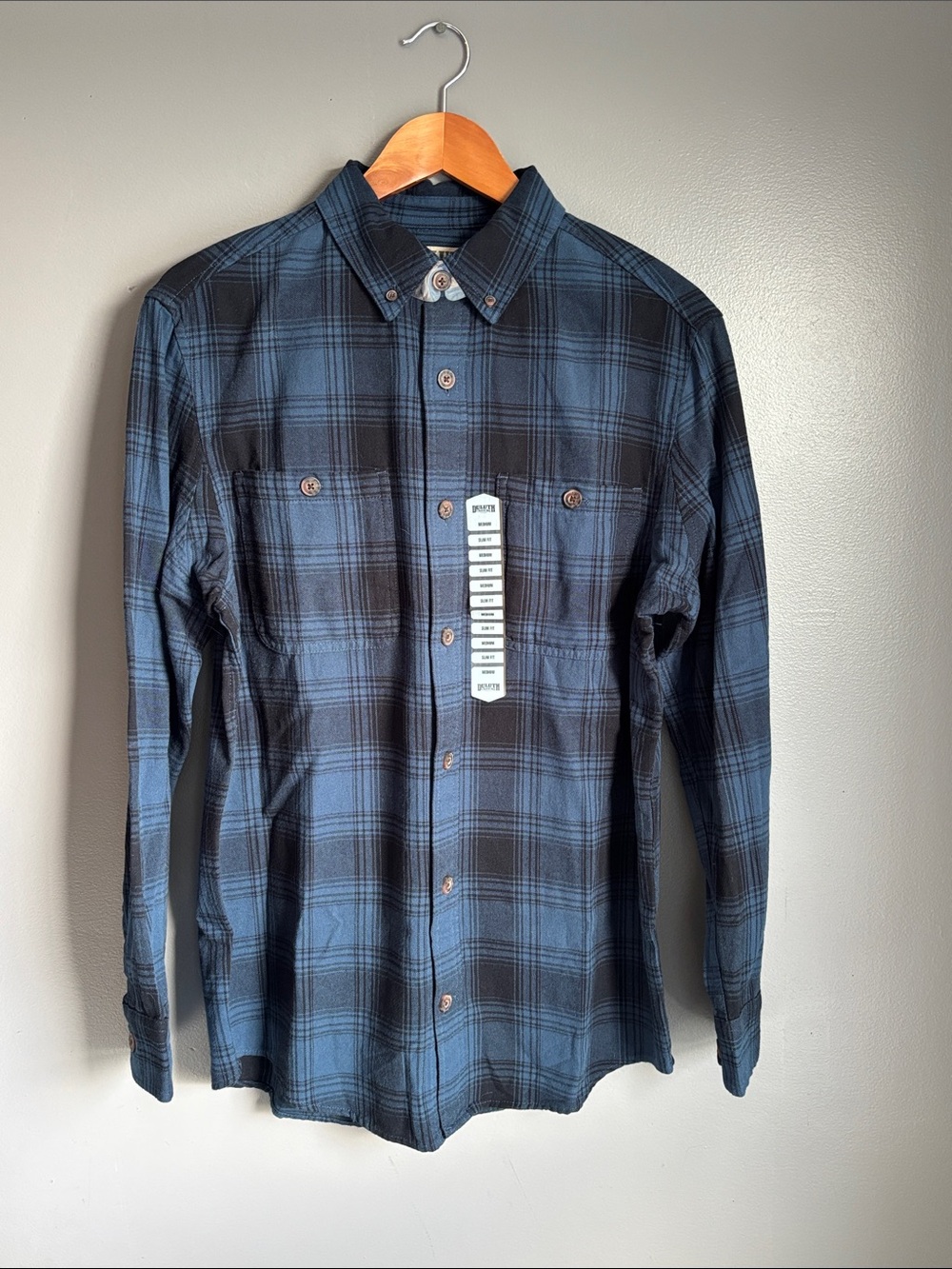 NWT Duluth Trading Co free swingin' slim fit flannel button down shirt * sz M *